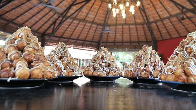 Sài Gòn cuối tuần: Mua sắm, ăn uống “thả ga” mùa giảm giá - 2 Tháp Takoyaki hấp dẫn này sẽ được phục vụ người chơi hoàn toàn miễn phí.