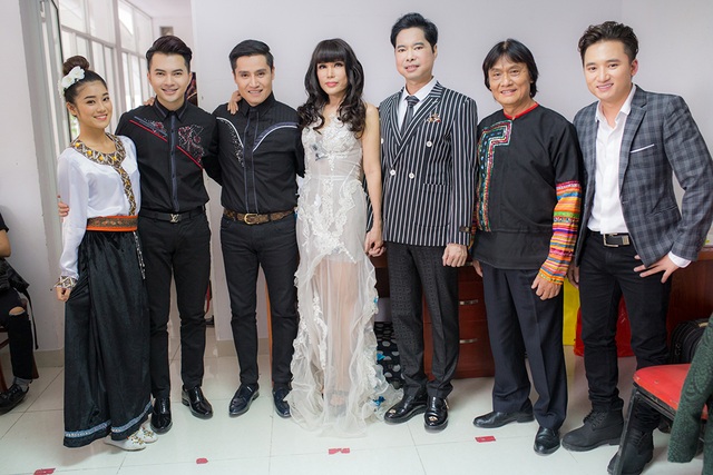 Những hình ảnh cuối cùng của NSƯT Quang Lý trên sân khấu - 11 Những hình ảnh cuối cùng của NSƯT Quang Lý trên sân khấu - 11