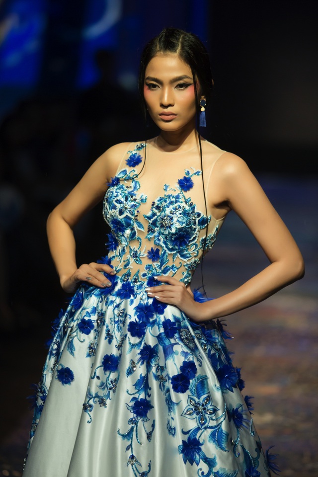 Hoa hậu Đặng Thu Thảo lần đầu tiên trình diễn catwalk - 8 Hiện nay, Trương Thị May vẫn là một trong số những người mẫu chuyên nghiệp luôn được mời xuất hiện trong các show thời trang lớn.