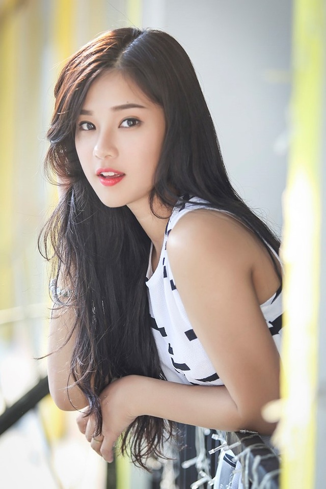 Những cô nàng "xinh trai" hút fan nhất showbiz Việt - 18 Khuôn mặt xinh đẹp đầy nữ tính của Hoàng Yến Chibi luôn được mọi người yêu thích. Cô là cái tên luôn đắt show trong các chương trình, quảng cáo liên quan đến học đường hay giới trẻ.