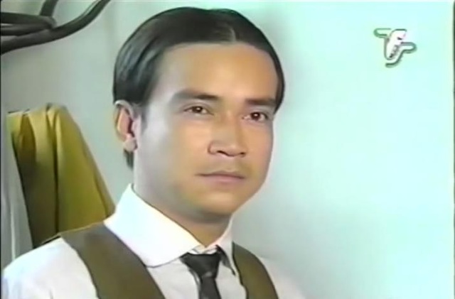 Cuộc đời “sóng gió” của dàn diễn viên “Người đẹp Tây Đô” sau hơn 20 năm - 10
Vào vai diễn này, Hoàng Sơn “bị” khán giả ghét ngay cả ngoài đời, mãi sau khi cơn sốt của bộ phim qua đi anh mới đỡ bị ghét hơn