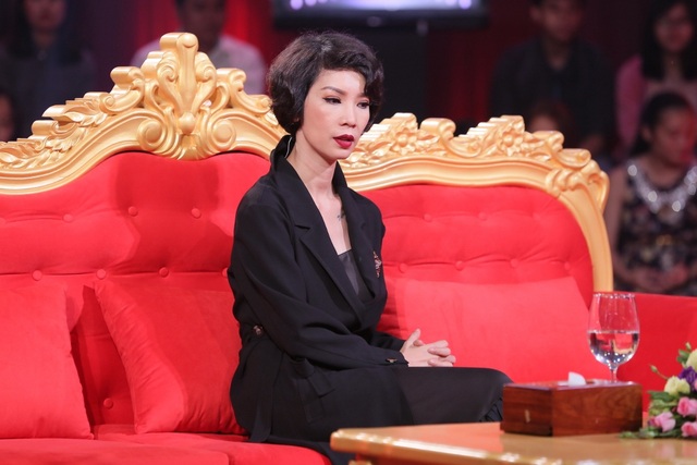 Xuân Lan tiết lộ yêu chàng "gay" suốt 7 năm mà không biết - 6 Từ những “vấp ngã” ấy đã giúp cô trưởng thành hơn, cô dõng dạc tuyên bố: “Ai ngôi sao đến đâu tôi cũng trị được hết”.