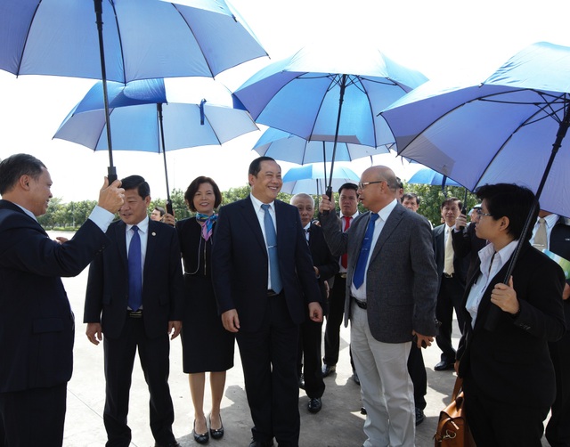 Phó thủ tướng Lào thăm và làm việc với Vinamilk - 4 Phó thủ tướng Lào thăm và làm việc với Vinamilk - 4