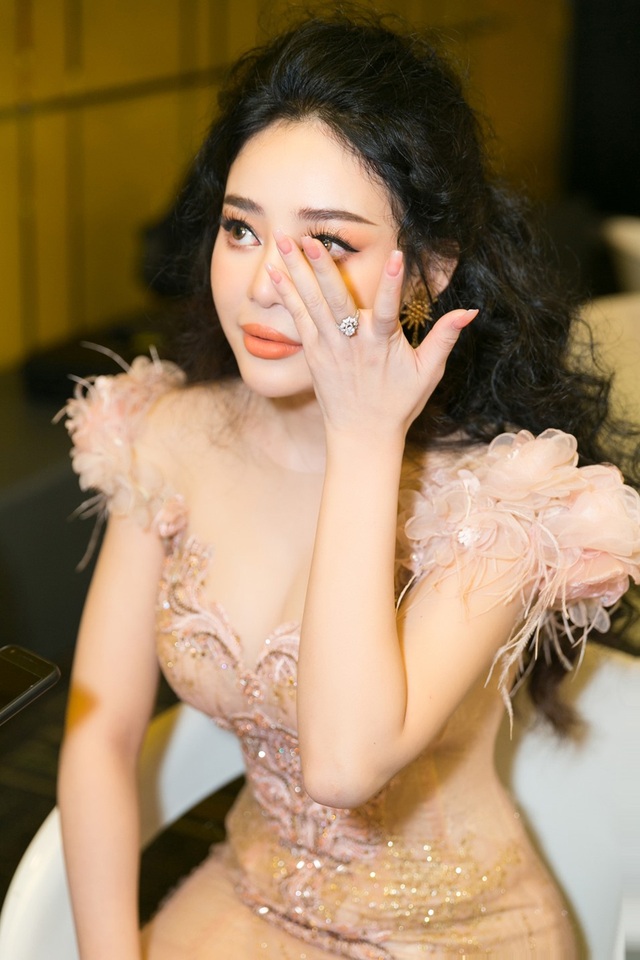 Ngọc Ny The Voice bật khóc khi nhắc về mẹ đã qua đời vì ung thư - Ảnh 3. Ngọc Ny The Voice bật khóc khi nhắc về mẹ đã qua đời vì ung thư - Ảnh 3.