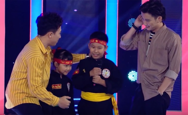 Trấn Thành “bái phục” cậu bé 9 tuổi đã là cao thủ võ cổ truyền - Ảnh 7. Trấn Thành “bái phục” cậu bé 9 tuổi đã là cao thủ võ cổ truyền - Ảnh 7.
