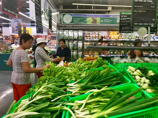 Siêu thị MM giảm giá tới 50% và kiểm soát chặt an toàn thực phẩm dịp lễ 2/9 - 1 Nhu cầu mua sắm thực phẩm dịp lễ tăng cao