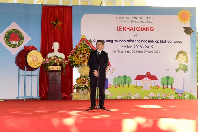 Năm học 2018-2019: Tặng gần 2 triệu mũ bảo hiểm cho học sinh lớp Một toàn quốc - 4 Ông Toshio Kuwahara - Tổng GĐ Công ty HVN phát biểu tại Lễ khai giảng trường Tiểu học Phù Đổng, thành phố Đà Nẵng