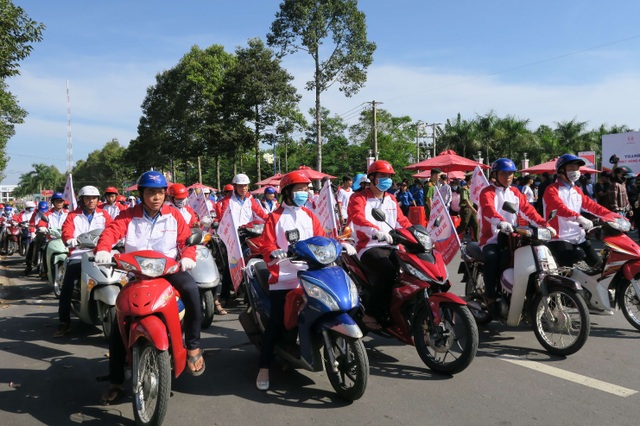 Phát động Cuộc thi “Thanh niên với Văn hóa giao thông” trên toàn quốc - 5 Đoàn viên thanh niên tỉnh Đồng Tháp tham gia hoạt động diễu hành hưởng ứng Lễ phát động