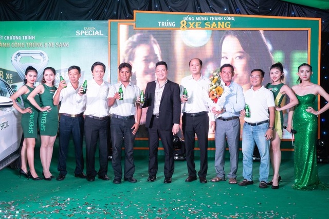 Nỗi niềm của ông bố nghèo may mắn trúng xe sang tiền tỷ - 2 Anh Chan Đa tại buổi lễ trao giải của nhãn hàng Bia Saigon Special