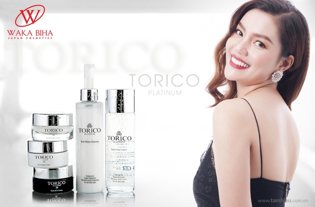 Ngọc Anh khéo khoe sắc trẻ trong MV “Mùa hè đừng sầu muộn” - 3 Bộ sản phẩm Torico giúp dưỡng da ngăn ngừa nám, nâng cơ, chống nhăn, tăng năng lượng, chống lão hóa.
