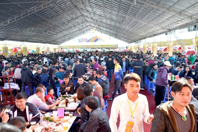 Ngày hội Bia Hà Nội – nồng nàn vị quen, thắm tình bằng hữu - 3 Ngày hội Bia Hà Nội – nồng nàn vị quen, thắm tình bằng hữu - 3