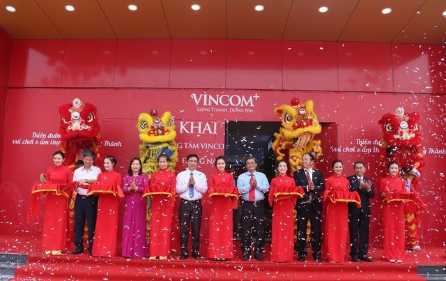 Vingroup ra mắt mô hình trung tâm “Vincom+” - 1 Vingroup ra mắt mô hình trung tâm “Vincom+” - 1