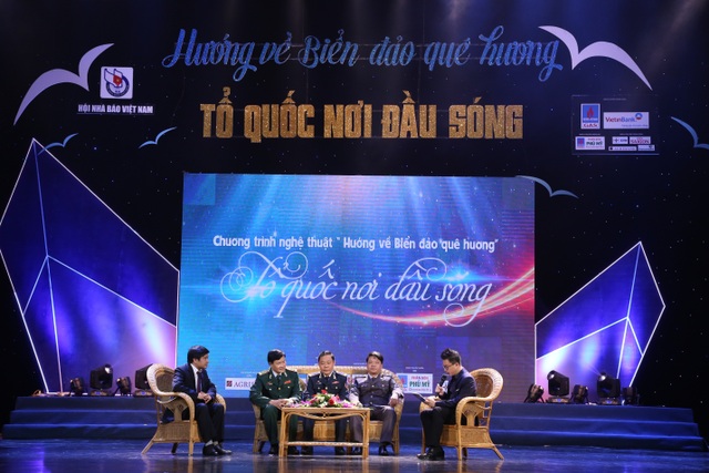 Bùng nổ đêm nhạc “Hướng về biển, đảo quê hương 2017” - 3 Bùng nổ đêm nhạc “Hướng về biển, đảo quê hương 2017” - 3