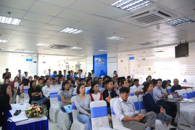 Rò rỉ thông tin dự án đất nền phía Tây Nha Trang gây sốt - 2 KĐT Du lịch Hoàng Long Nha Trang do Đất Xanh Nha Trang phân phối đã thu hút sự quan tâm của đông đảo khách hàng trong ngày đầu ra mắt. Liên hệ: 0901 919 789