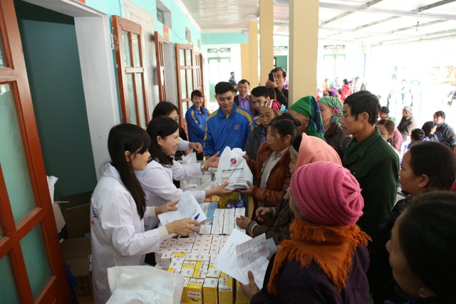 Tâm Bình tổ chức thăm khám, tư vấn và phát thuốc miễn phí cho bà con xã Hùng Lợi