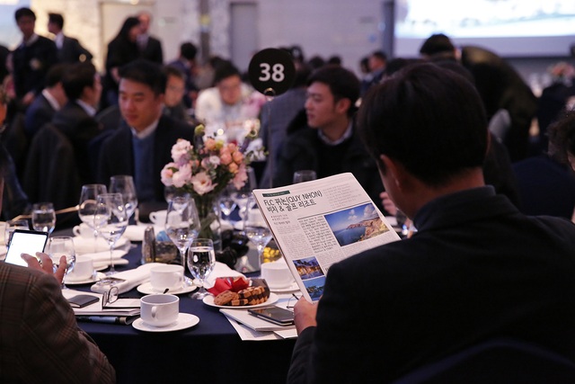 FLC tiếp xúc hơn 400 nhà đầu tư Hàn Quốc tại Seoul, hợp tác toàn diện với KB Securities - 2 Việt Nam được đánh giá là điểm đến du lịch mới nổi tại Hàn Quốc trong những năm gần đây.
