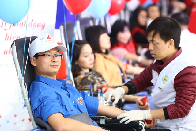 ‘Vui vì đã đem lại hạnh phúc cho người khác’ - 4 Cán bộ, công nhân ngành Điện tham gia hiến máu tại chương trình Tuần lễ hồng EVN lần III 9