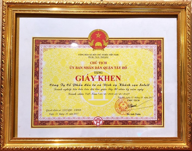 Các công ty trực thuộc Tân Hoàng Minh nhận bằng khen doanh nghiệp tiêu biểu - 2 Công ty CP Đầu tư & Dịch vụ Khách sạn Soleil - chủ đầu tư dự án D’. Le Roi Soleil nhận bằng khen doanh nghiệp tiêu biểu của UBND quận Tây Hồ