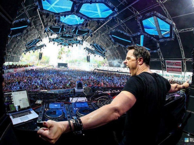 Markus Schulz - DJ huyền thoại người Đức sẽ thổi bùng không khí lễ hội mùa hè tại Hạ Long vào tối 29/4 tới.