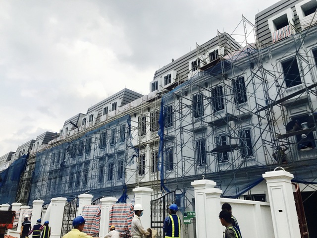 “Nhà ở phố - sống cạnh hồ” – Cuộc sống vạn người mơ - 3 Đang trong giai đoạn hoàn thiện mặt ngoài (tháng 5/2018)