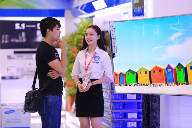 Tưng bừng ưu đãi vay tiêu dùng dịp World Cup: lãi suất 0%, trúng Honda SH - 1 Hàng loạt mẫu SmartTV giảm giá mạnh đón đầu World Cup.