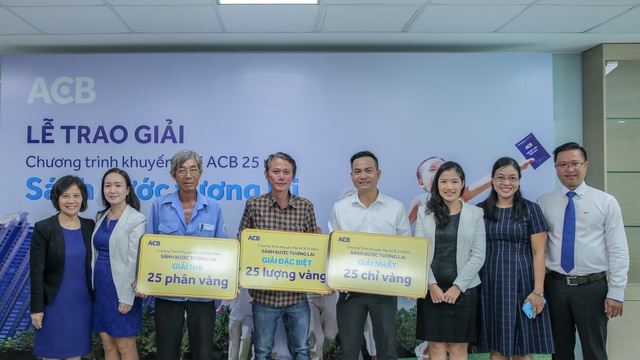 Khách hàng trúng giải thưởng to khi gửi tiết kiệm tại ACB - 1 Khách hàng trúng giải thưởng to khi gửi tiết kiệm tại ACB - 1