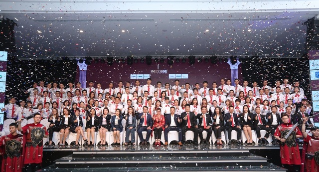 Phúc Khang chọn DKRA Vietnam phân phối chủ lực Rome Diamond Lotus - 3 Ban lãnh đạo Phuc Khang Corporation, DKRA Vietnam và các chuyên viên sales DKRA Vietnam tại chương trình huấn luyện bán hàng dự án Rome Diamond Lotus.