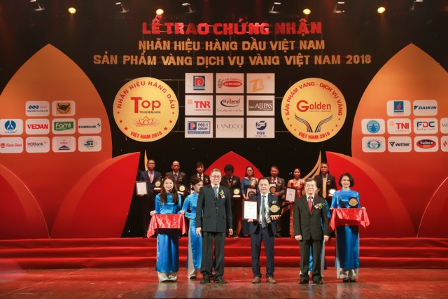 CTCP Landco đoạt giải TOP 20 Sản phẩm vàng, Dịch vụ vàng Việt Nam 2018 - Ảnh 2. CTCP Landco đoạt giải TOP 20 Sản phẩm vàng, Dịch vụ vàng Việt Nam 2018 - Ảnh 2.