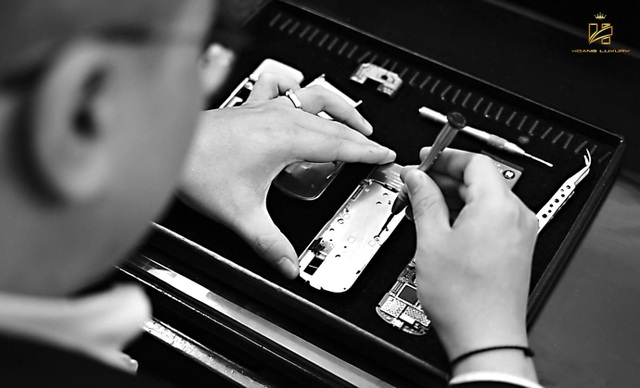 9 năm khẳng định thương hiệu Hoàng Luxury giữa thị trường Nokia 8800 - Ảnh 1. 9 năm khẳng định thương hiệu Hoàng Luxury giữa thị trường Nokia 8800 - Ảnh 1.