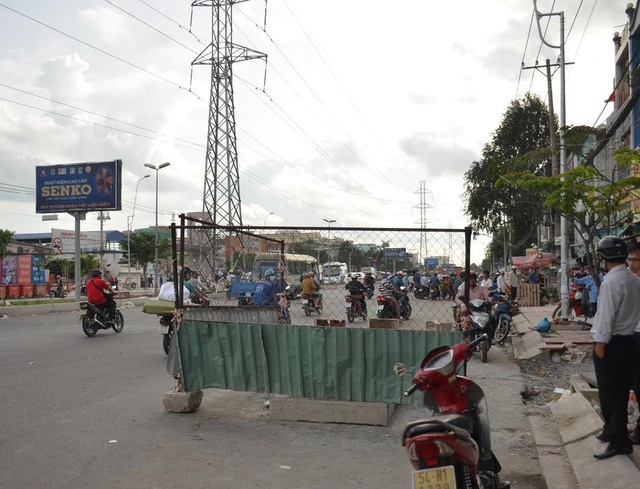 Chạy đón xe buýt, người đàn ông lọt xuống hố ga tử vong - 1 Hố ga nơi xảy ra sự cố