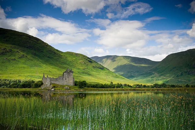 Cảnh sắc thiên nhiên đẹp nao lòng khi đất trời vào thu - 14 Lâu đài Kilchurn ở Scotland