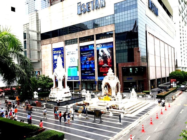 Chia sẻ kinh nghiệm du lịch với những người lần đầu đi Bangkok, Thái Lan - 3 Bangkok có rất nhiều các trung tâm thương mại lớn