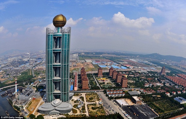 Làng Hoa Tây bỏ ra 460 triệu USD để xây dựng tòa tháp là biểu tượng riêng của mình