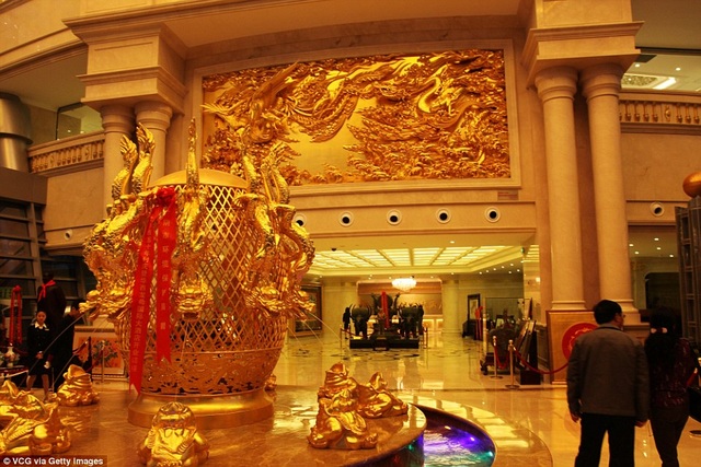 Đến ngôi làng mỗi gia đình đều được cấp... biệt thự và xe hơi - 6 Khách sạn 5 sao Long Wish