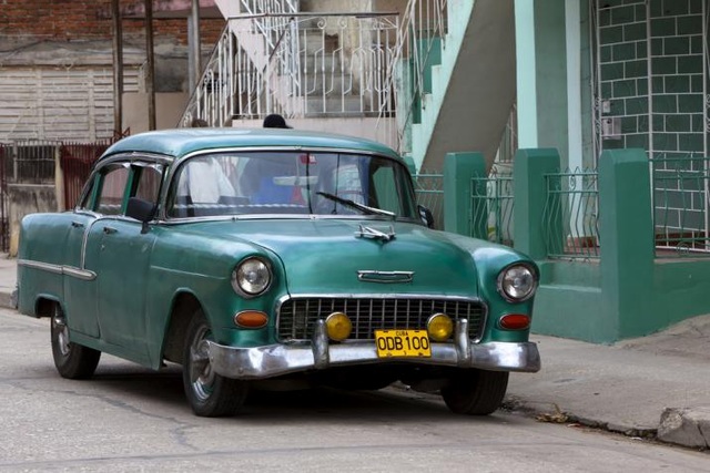 Đường phố Cuba - "bộ sưu tập" khổng lồ những cỗ xe cổ - 4 Người dân tìm mọi cách thay thế, sửa chữa, bảo dưỡng để những cỗ xe cổ vẫn bon bon chạy tốt