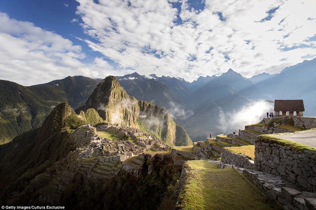 Những điểm đến lãng mạn nhất thế giới dành cho các cặp tình nhân - 8 Đến Machu Picchu vào dịp sáng sớm để bắt đầu hành trình khám phá mới lạ.