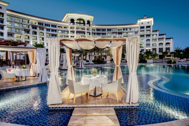 Khách sạn 5 sao cấm du khách chụp hình quá nhạy cảm và đăng tải trên mạng - 5 Khách sạn Waldorf Astoria từ chối du khách chụp hình quá gợi cảm vì lo sợ ảnh hưởng tới hình ảnh riêng