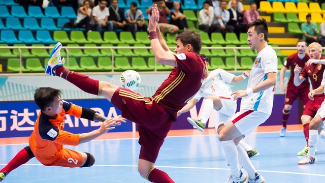 HLV Bruno Garcia gửi lời cảm ơn người hâm mộ Việt Nam - 2 Đội tuyển futsal Việt Nam kết thúc thành trình của mình tại vòng 1/8, sau trận thua Nga