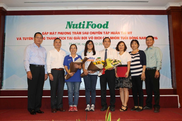 NutiFood thưởng 2000 USD cho cô trò Phương Trâm sau giải vô địch nhóm tuổi Đông Nam Á - 2 NutiFood thưởng 2000 USD cho cô trò Phương Trâm sau giải vô địch nhóm tuổi Đông Nam Á - 2