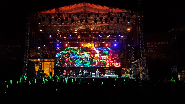 Diva Mỹ Linh chinh phục khán giả với những bản hit đình đám - 18 Diva Mỹ Linh chinh phục khán giả với những bản hit đình đám - 18
