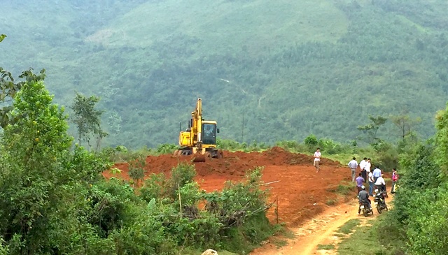 Khởi công xây dựng điểm trường Pà Khốm - 6 Điểm trường Pà Khốm, thuộc Trường Tiểu học Tri Lễ 2 được làm một nơi mới cách điểm cũ khoảng 2km.