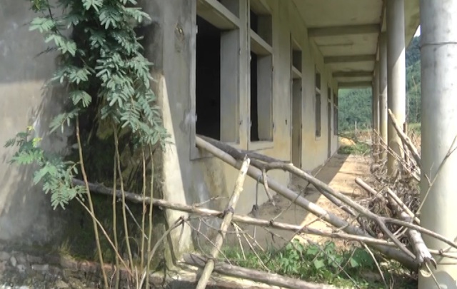 Dự án tiền tỷ bỏ hoang, ước mơ người dân vạn chài dang dở - 4 Dự án tiền tỷ bỏ hoang, ước mơ người dân vạn chài dang dở - 4