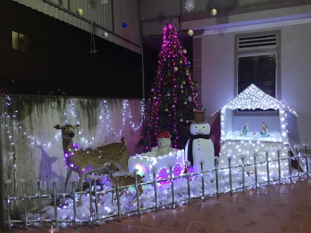 Giáo dân Xứ Nghệ làm “Tháp Eiffel” đón Giáng sinh độc nhất Việt Nam - 17 Giáo dân Xứ Nghệ làm “Tháp Eiffel” đón Giáng sinh độc nhất Việt Nam - 17