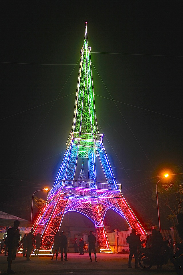 Giáo dân Xứ Nghệ làm “Tháp Eiffel” đón Giáng sinh độc nhất Việt Nam - 10 Giáo dân Xứ Nghệ làm “Tháp Eiffel” đón Giáng sinh độc nhất Việt Nam - 10