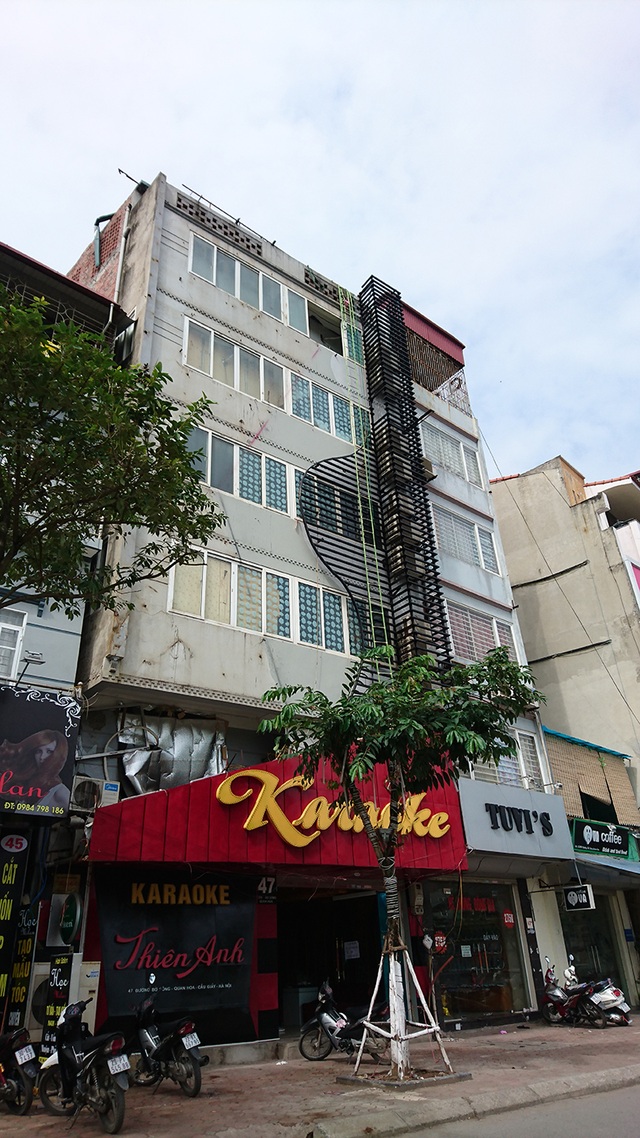 Các cơ sở kinh doanh karaoke trên địa bàn Quận Cầu Giấy hiện tại đã dỡ bỏ các biển quảng cáo sai quy định.