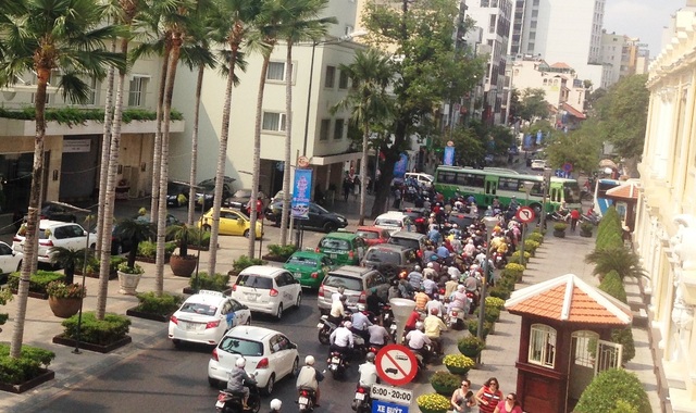 Thu phí ô tô vào trung tâm: Giảm kẹt xe hay thu tiền? - 2 Các chuyên gia giao thông cho rằng cần phải có nghiên cứu sâu để đánh giá tác động xã hội cũng như tính hiệu quả của việc thu phí ô tô vào trung tâm thành phố
