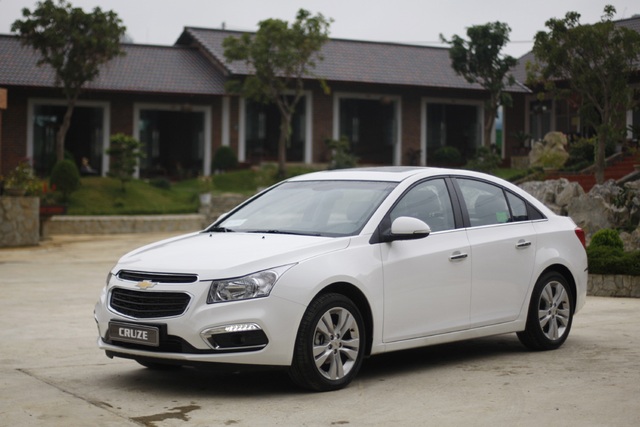 Chevrolet Cruze 2016 giá hơn 300 triệu Sedan cũ ngon bổ rẻ