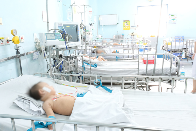 Vietnam launches first vaccine against hand, foot and mouth disease - 1