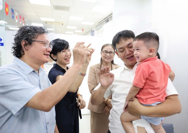 Vietnam launches first vaccine against hand, foot and mouth disease - 2