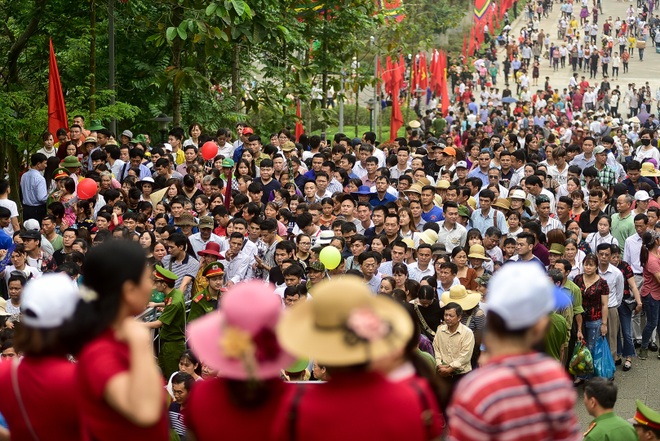 Biển người hành hương về Đền Hùng trước ngày Giỗ Tổ - 9 Biển người hành hương về Đền Hùng trước ngày Giỗ Tổ - 9